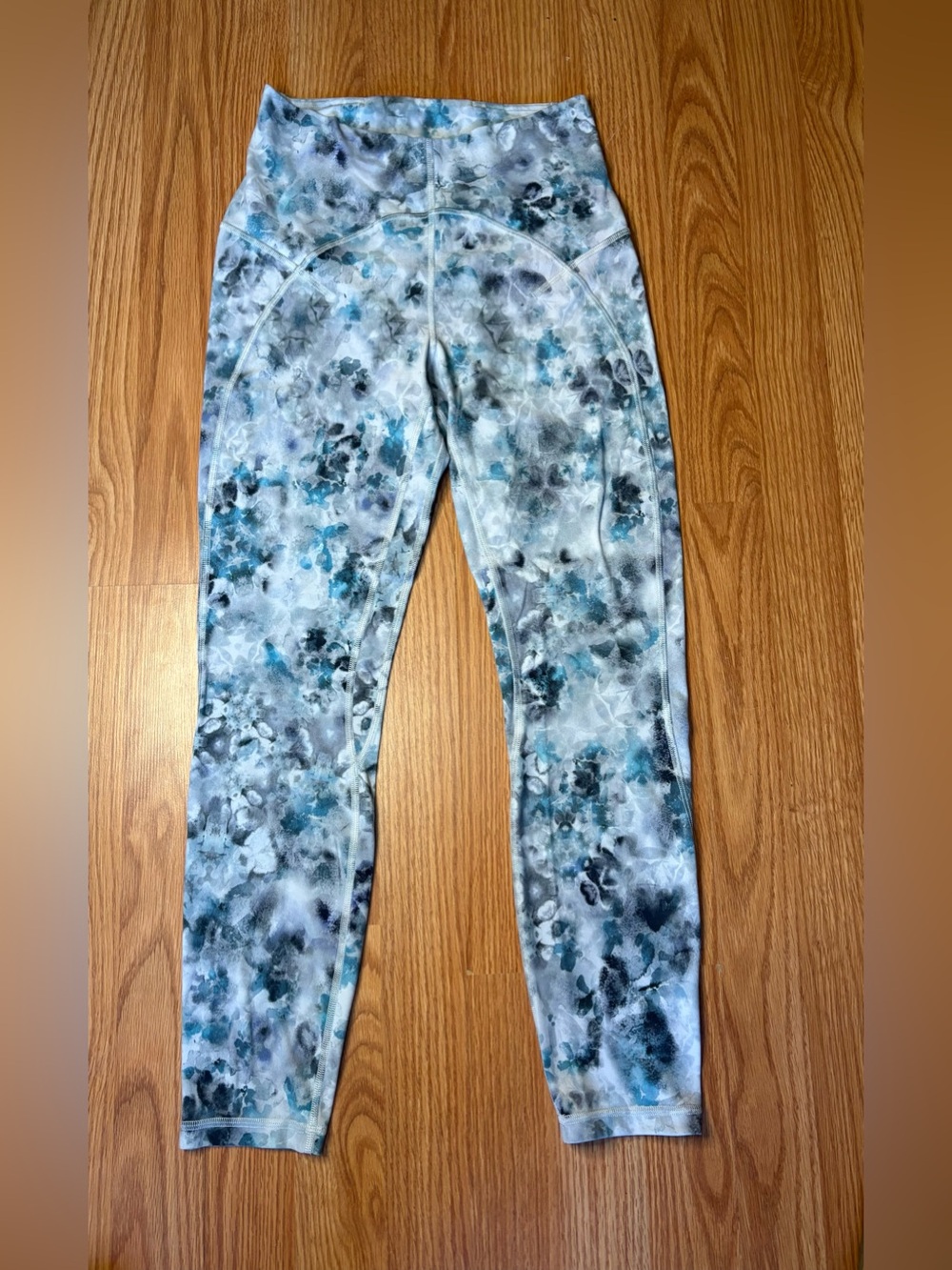 Lululemon Blue Floral Print Active Leggings